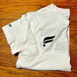 V neck Fabletics white T-shirt size medium